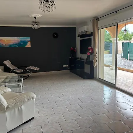 Cigales, Piscine Et Clim *